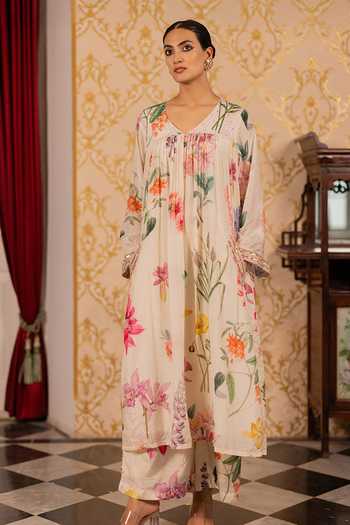 Buy_17:17 By Simmi Saboo_Ivory Silk, Cotton V-neck Printed Kurta And Pant Set _at_Aza_Fashions