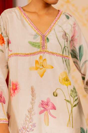 Shop_17:17 By Simmi Saboo_Pink Silk, Cotton V-neck Printed Kurta And Sharara Set _Online_at_Aza_Fashions
