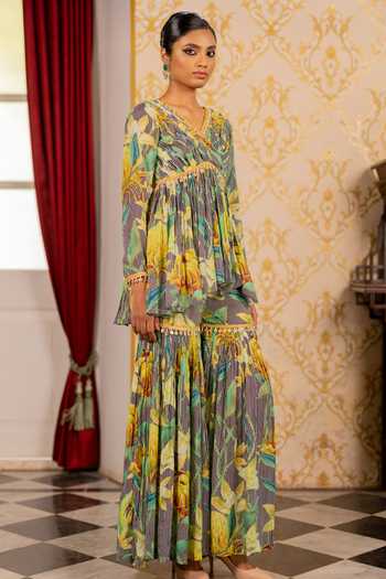 17:17 By Simmi Saboo_Green Silk, Cotton Tassels V-neck Stripes Floral Kurta And Sharara Set _Online_at_Aza_Fashions
