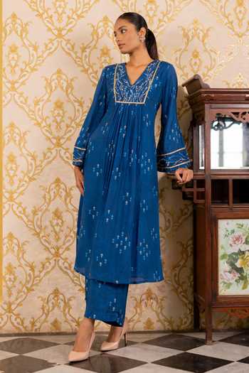 Buy_17:17 By Simmi Saboo_Blue Silk, Cotton Embroidery V-neck, Yes Overlap Bib Kurta And Pant Set _at_Aza_Fashions