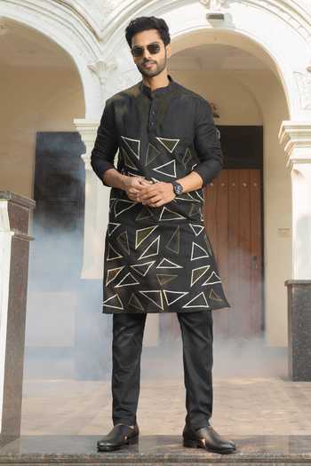 Buy_Heartistry by Anky_Black Linen Zari Midnight Hand Embroidered Kurta _at_Aza_Fashions