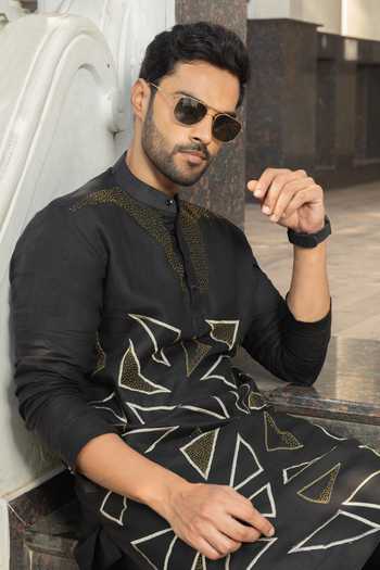 Shop_Heartistry by Anky_Black Linen Zari Midnight Hand Embroidered Kurta _Online_at_Aza_Fashions