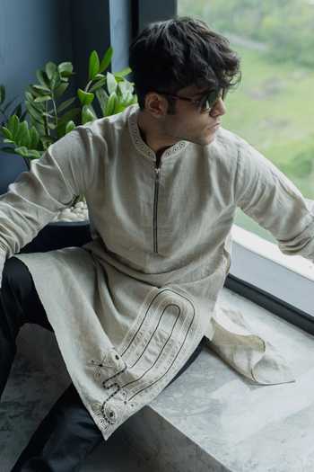 Heartistry by Anky_Grey Linen Embroidery The Urban Edge Kurta _Online_at_Aza_Fashions