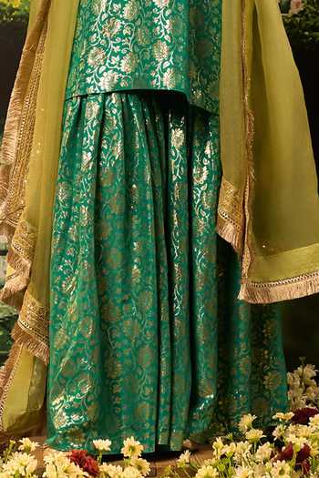 Buy_Priyaa_Green Silk, Organza, Brocade Zari Scoop Neck Zoya Kurta Set _Online_at_Aza_Fashions