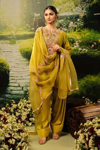 Buy_Priyaa_Green Organza, Chanderi, Satin Embroidery Split V-neck Alya Kurta Set _at_Aza_Fashions