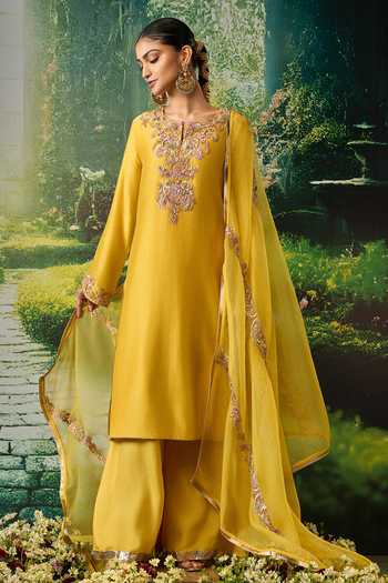 Priyaa_Yellow Organza, Chanderi, Satin Embroidery Round Neck, Yes Lehar Kurta Set _Online_at_Aza_Fashions