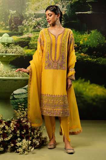 Buy_Priyaa_Yellow Organza, Chanderi, Satin Embroidery Split V-neck Rihanna Kurta Set _at_Aza_Fashions