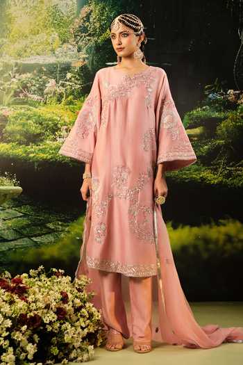 Buy_Priyaa_Pink Organza, Chanderi, Satin Sequins, Zari Split Sofia Embroidered Kurta Set _at_Aza_Fashions
