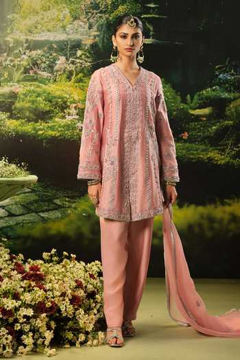 Buy_Priyaa_Pink Silk, Organza, Chanderi Embroidery, Zari V-neck Seher Kurta Set _at_Aza_Fashions