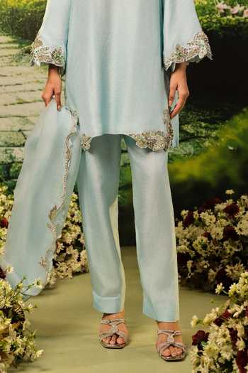 Priyaa_Blue Silk, Organza Embroidery Mandarin Collar Sabah Kurta Set _Online_at_Aza_Fashions