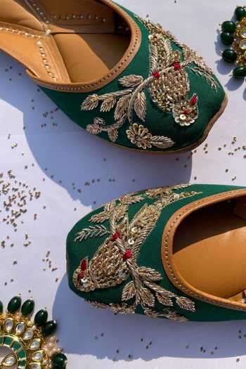 Kurrbat_Green Humming Bird Embroidered Juttis _Online_at_Aza_Fashions