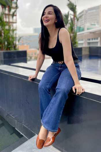 Kurrbat_Tan Designer Brown Juttis _at_Aza_Fashions