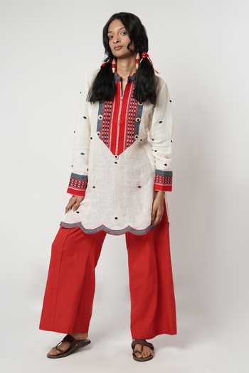 Buy_Shwetanga_Ivory Cotton, Linen Beads V-neck Yoke Embellished Kurta And Pant Set _at_Aza_Fashions