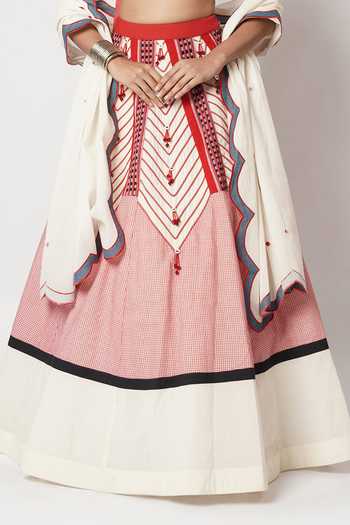 Shwetanga_Pink Cotton Beads, Tassels Sweetheart Neck Gamcha Beaded Cord Lehenga Set _Online_at_Aza_Fashions