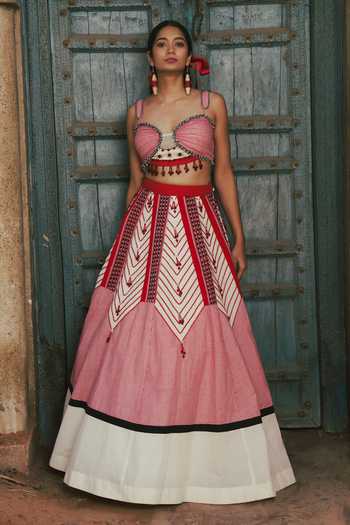 Buy_Shwetanga_Pink Cotton Beads, Tassels Sweetheart Neck Gamcha Beaded Cord Lehenga Set 
