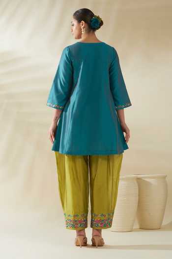 Origani_Blue Chanderi Silk Embroidery V-neck Resham Kurta And Salwar Set _Online_at_Aza_Fashions