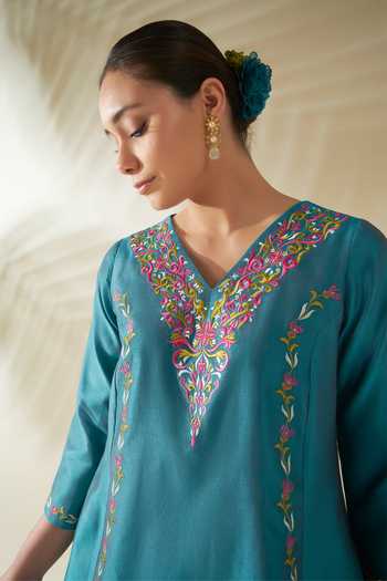 Buy_Origani_Blue Chanderi Silk Embroidery V-neck Resham Kurta And Salwar Set 