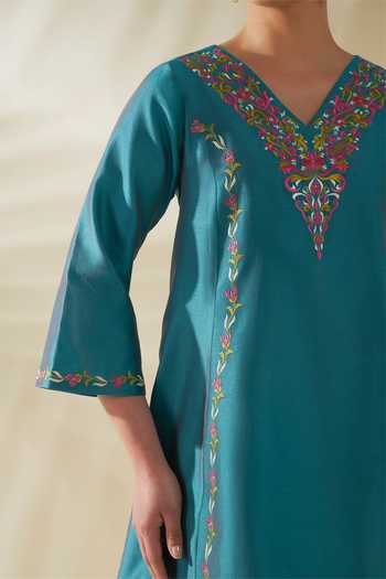 Shop_Origani_Blue Chanderi Silk Embroidery V-neck Resham Kurta And Salwar Set 