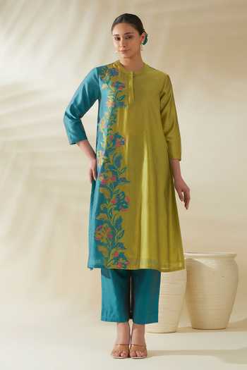 Buy_Origani_Blue Chanderi Silk Embroidery, Applique Mandarin Color Block Kurta And Pant Set _at_Aza_Fashions