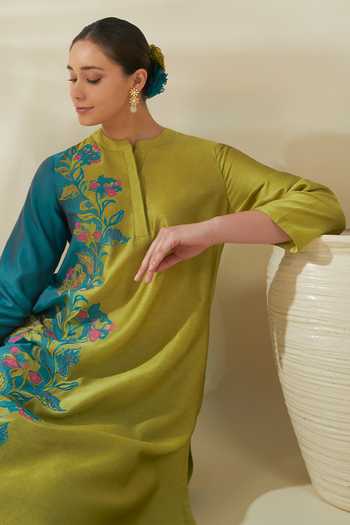 Shop_Origani_Blue Chanderi Silk Embroidery, Applique Mandarin Color Block Kurta And Pant Set _Online