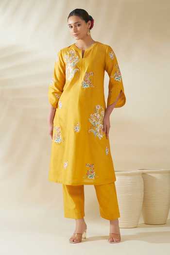 Buy_Origani_Yellow Chanderi Silk Embroidery Round Neck Kurta And Pant Set _at_Aza_Fashions