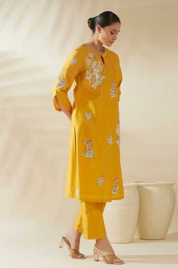 Shop_Origani_Yellow Chanderi Silk Embroidery Round Neck Kurta And Pant Set 