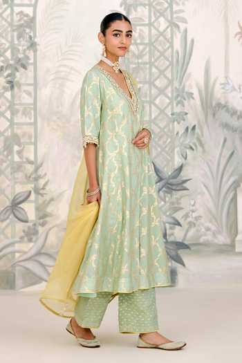 Shyam Narayan Prasad_Green Organza, Brocade Zari, Stones V-neck Zardozi Embroidered Kurta Pant Set _Online_at_Aza_Fashions