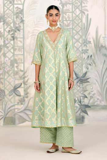 Buy_Shyam Narayan Prasad_Green Organza, Brocade Zari, Stones V-neck Zardozi Embroidered Kurta Pant Set _Online_at_Aza_Fashions