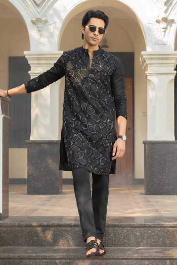 Buy_Heartistry by Anky_Black Linen Embroidery Shadow Hand Kurta _at_Aza_Fashions
