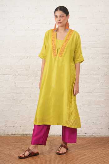 Buy_Myoho_Green Chanderi Embroidery, Beads V-neck Placement Kurta And Pant Set _Online_at_Aza_Fashions