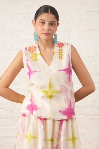Buy_Myoho_White Chanderi V-neck Clamping Print Top And Skirt Set _Online_at_Aza_Fashions