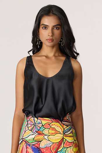 Buy_Saaksha & Kinni_Black Satin Scoop Neck Nyla Blouse _at_Aza_Fashions