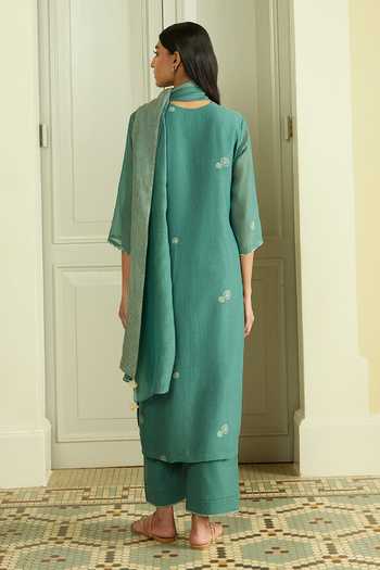 Shop_Vaayu_Green Cotton, Muslin Applique Keyhole Neck Emerald Work Kurta Set _at_Aza_Fashions