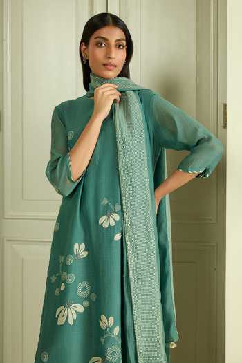 Vaayu_Green Cotton, Muslin Applique Keyhole Neck Emerald Work Kurta Set _Online_at_Aza_Fashions