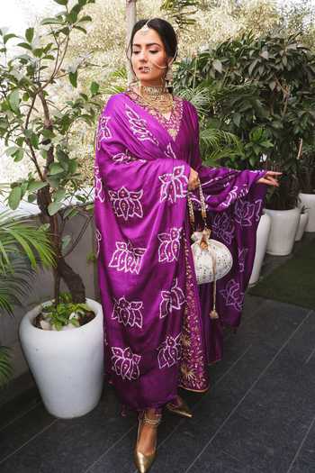 Pink City by Sarika_Purple Chanderi Silk Embroidery V-neck Pankaj Floral Pattern Anarkali Set _Online