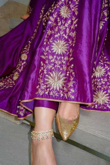 Pink City by Sarika_Purple Chanderi Silk Embroidery V-neck Pankaj Floral Pattern Anarkali Set 