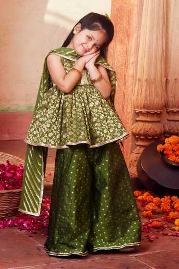 Buy_Chotibuti_Green Silk Zari Floral Pattern Kurta Set _at_Aza_Fashions