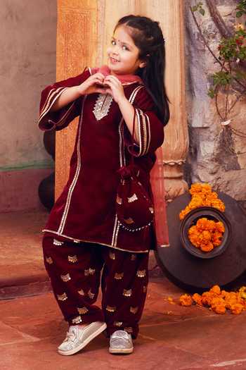 Buy_Chotibuti_Maroon Velvet Embroidery Contrast Yoke Kurta Salwar Set 