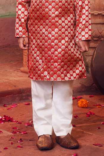 Chotibuti_Red Silk Zari Butti Pattern Kurta And Pyjama Set _Online_at_Aza_Fashions