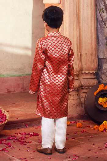 Shop_Chotibuti_Red Silk Zari Butti Pattern Kurta And Pyjama Set _at_Aza_Fashions