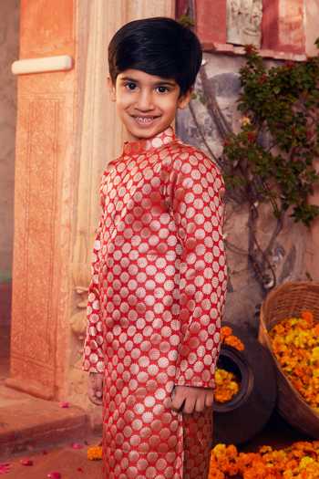 Buy_Chotibuti_Red Silk Zari Butti Pattern Kurta And Pyjama Set _Online_at_Aza_Fashions