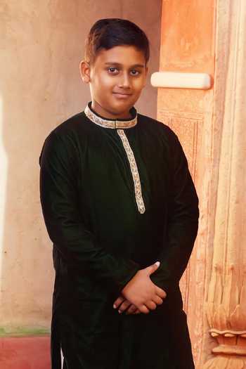 Buy_Chotibuti_Green Velvet Embroidery Kurta And Pyjama Set _Online_at_Aza_Fashions