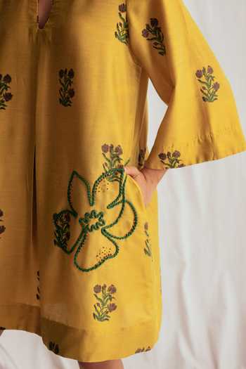 Buy_Jodi_Yellow Cotton Embroidery, Beads Mandarin Nimbu Floral Pattern Kala Shift Dress _Online_at_Aza_Fashions