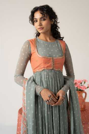Baise Gaba_Green Chiffon, Muslin Embroidery Nayab Bandhej Print Anarkali Set With Jacket _Online