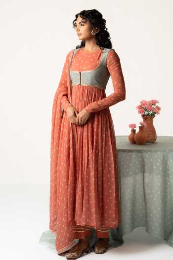 Buy_Baise Gaba_Orange Chiffon, Muslin Patchwork Aarohi Bandhej Print Anarkali Set With Jacket 