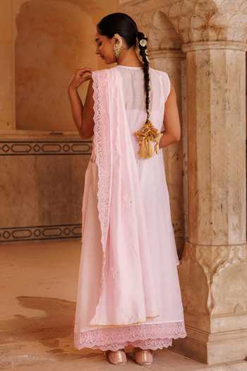Shop_Bannhi By Priyanka Rathore_Pink Chanderi Tassels, Lace Split V-neck Floral Embroidered Kurta Set _at_Aza_Fashions