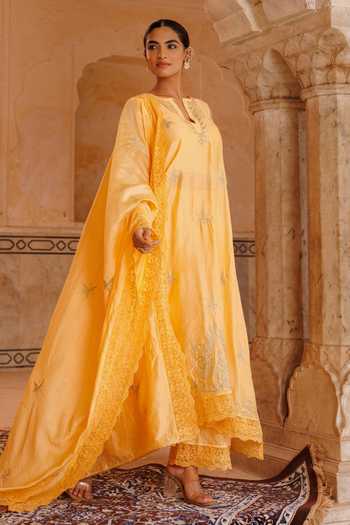 Buy_Bannhi By Priyanka Rathore_Orange Chanderi Embroidery, Tassels, Lace Split V-neck Kurta Set _Online_at_Aza_Fashions