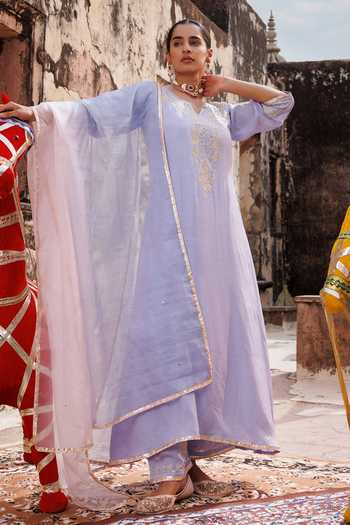 Shop_Bannhi By Priyanka Rathore_Purple Chanderi Embroidery, Gota Patti V-neck, No Aari Kurta Set _Online_at_Aza_Fashions