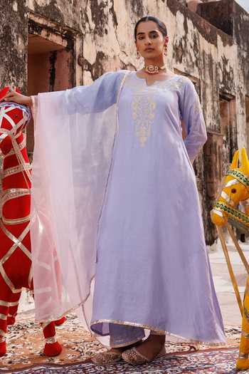Buy_Bannhi By Priyanka Rathore_Purple Chanderi Embroidery, Gota Patti V-neck, No Aari Kurta Set _at_Aza_Fashions