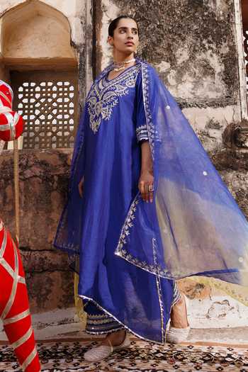 Shop_Bannhi By Priyanka Rathore_Blue Chanderi Embroidery, Gota Patti V-neck, Yes Yoke Kurta Set _Online_at_Aza_Fashions